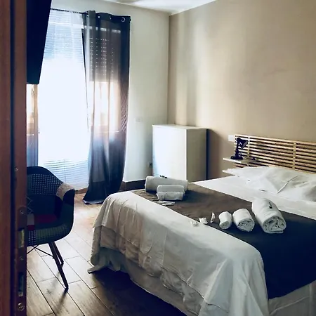 Nocleg ze śniadaniem Central Station Deluxe Neapol