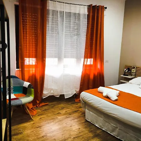 Nocleg ze śniadaniem Central Station Deluxe Neapol