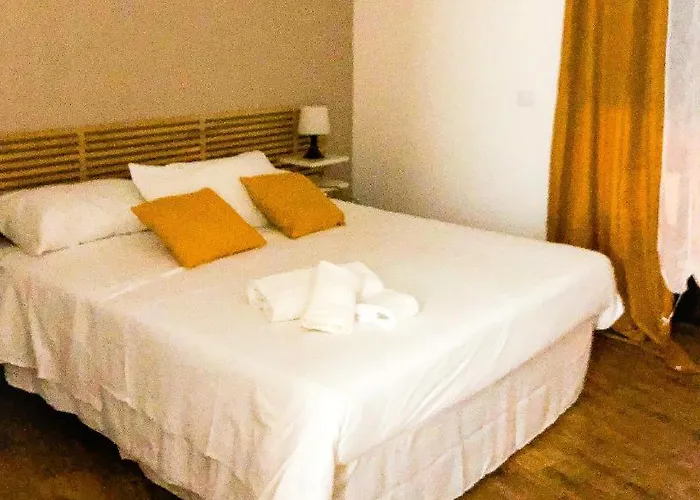 Central Station Deluxe نابولي