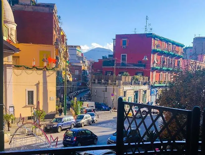 Central Station Deluxe * نابولي